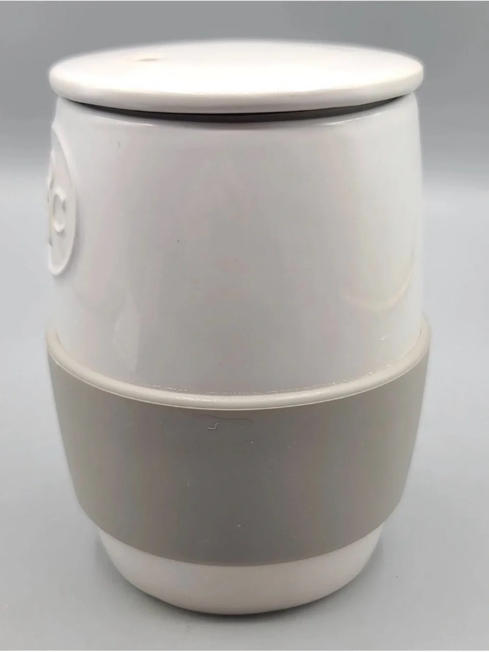 Pampered Chef White Ceramic Cooker with Gray Silicone Grip